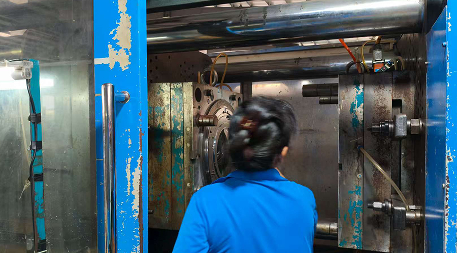 房車(chē)出行，小型烘干機為何不可或缺？