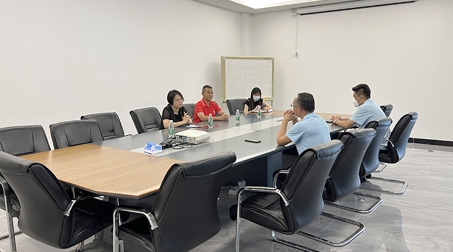 排憂(yōu)難 提信心！鶴城鎮書(shū)記蒞臨金環(huán)電器開(kāi)展暖企活動(dòng)