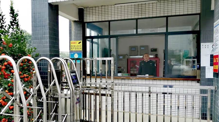 擔當與責任！金環(huán)電器保安春節堅守崗位